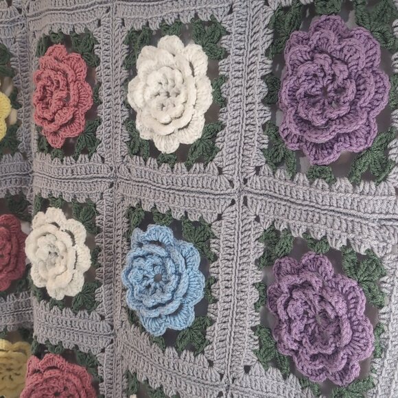 Vintage Crochet 3D Floral Blanket Grey Multi Flower Handmade Granny Square 54" - Picture 10 of 12
